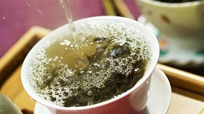 為什么茶湯里會(huì)有泡沫，到底是怎么回事？