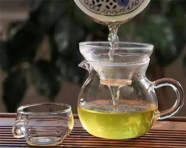 怎么快速清除茶垢？