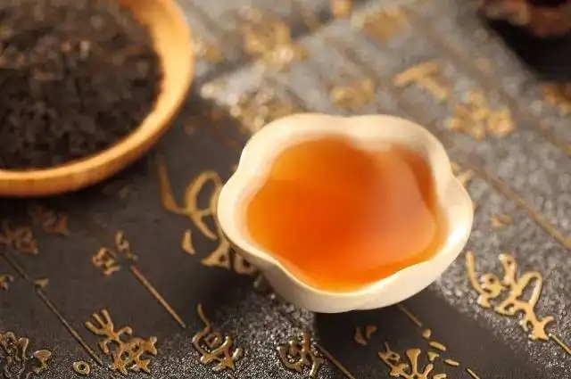 茶喝起來(lái)有點(diǎn)酸是不是變質(zhì)了？