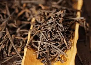 普洱茶的茶梗含量控制在多少算合理？