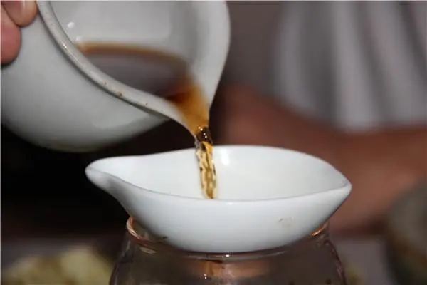 學(xué)會(huì)這4招，快速判斷出普洱茶年份！